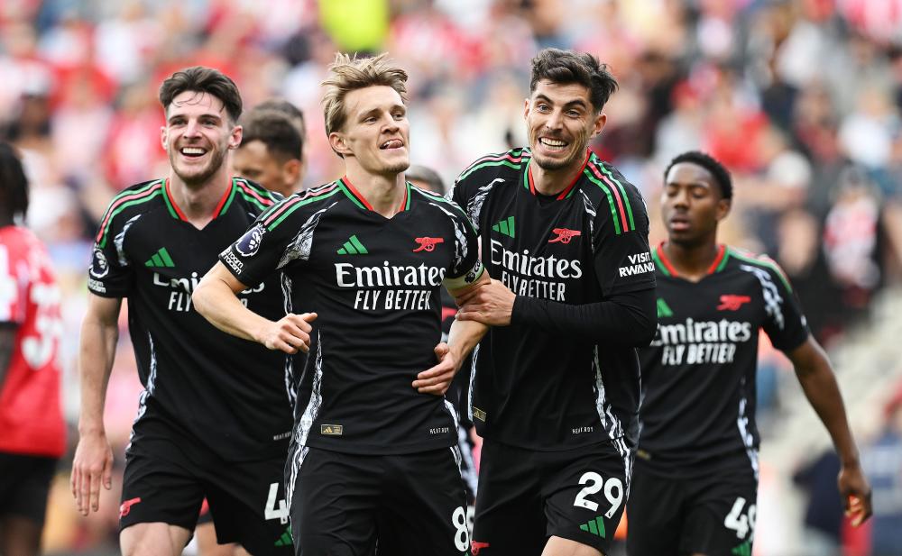 来了，曼联！主帅批准，引进1.6亿三大强援！两“废柴”闪电离队